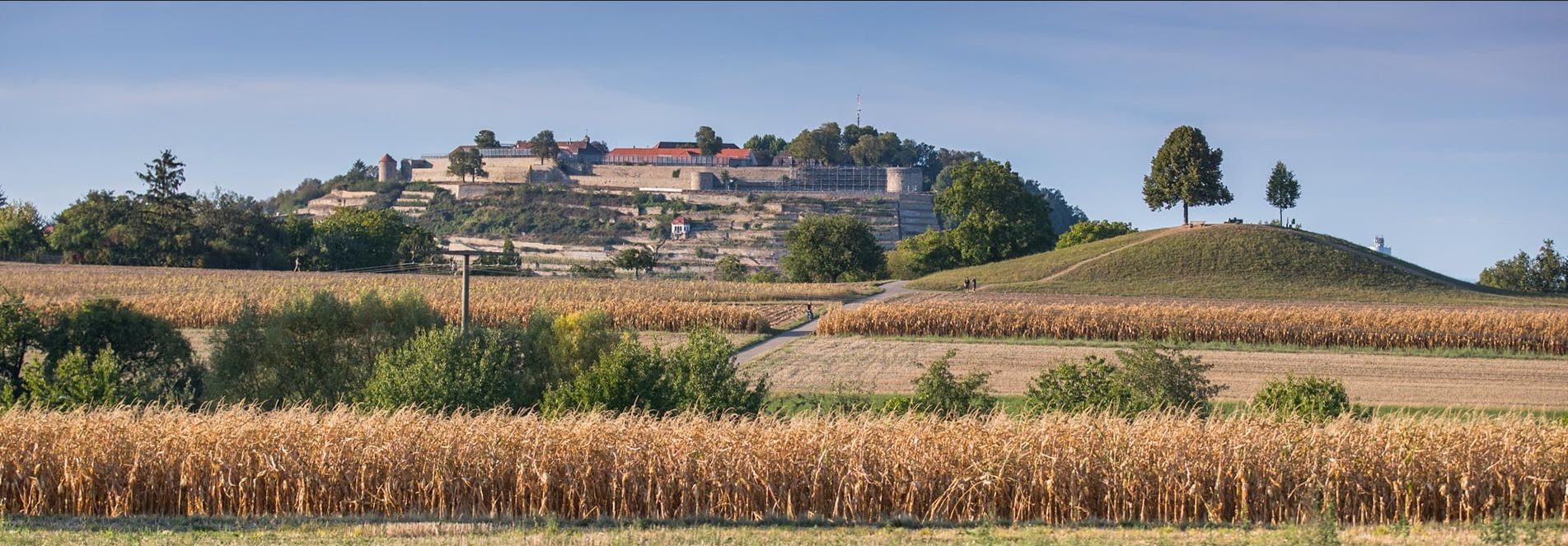 Gesamtansicht des Hohenasperg auf dem Tafelberg über dem Strohgäu