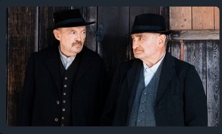 Szenenbild aus dem ZDF-Zweiteiler »Sturm kommt auf« (2025)